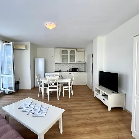 апартамент флорес - Flores Apartment Sunny Beach